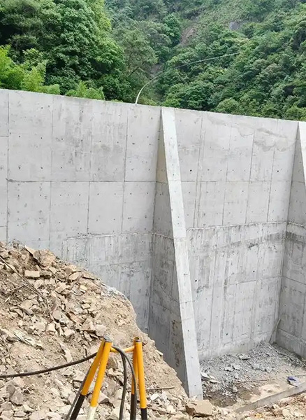 泰州海陵区重力式挡土墙